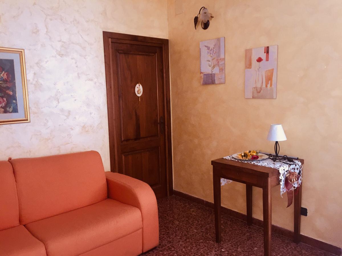 B&B Il Tulipano Sul Lago Colle di Tora 외부 사진